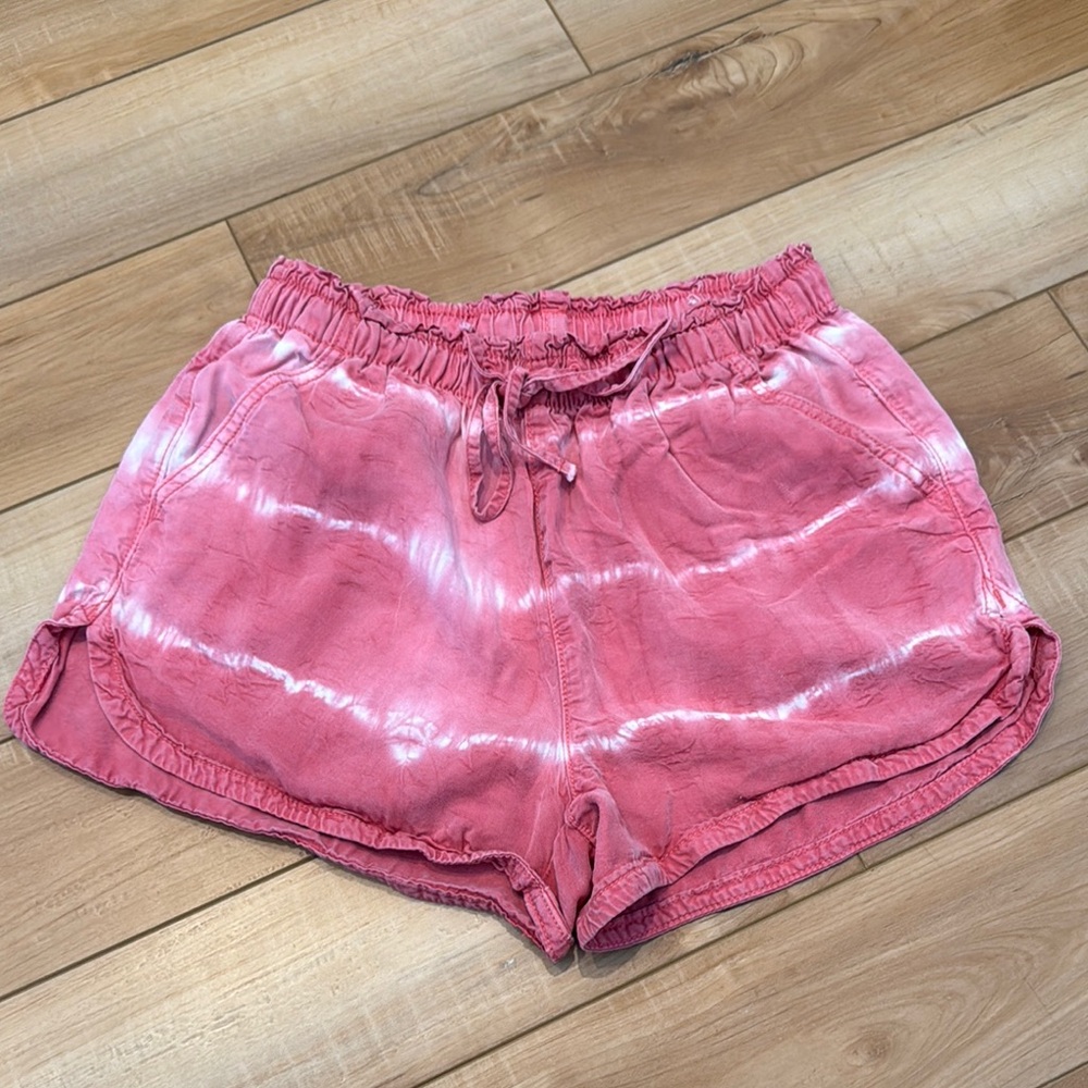 Light Red/Pink Tie-Dye Shorts American Eagle Outfitters shorts size M